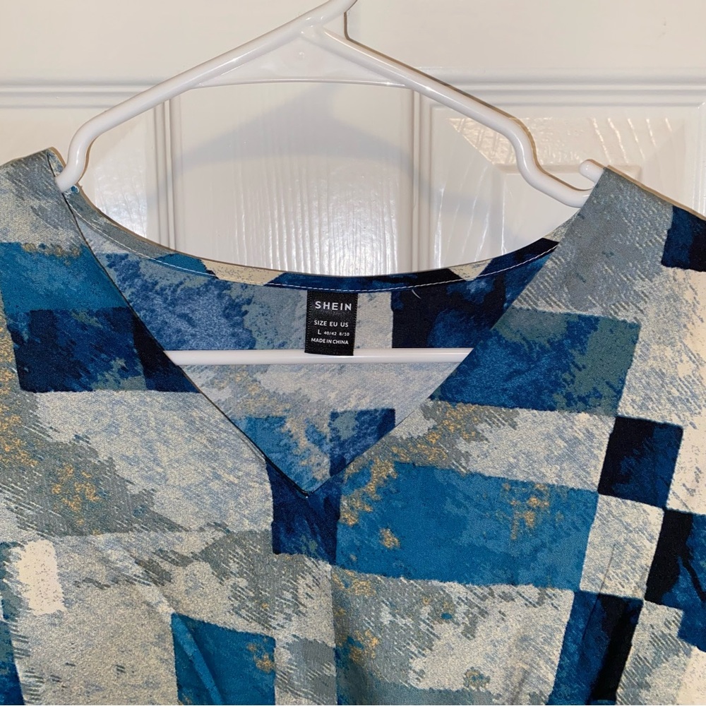 Geometric Blouse - Picture 7 of 8